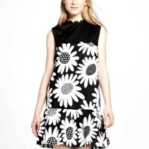 Victoria Beckham Black & White scalloped dress 1x